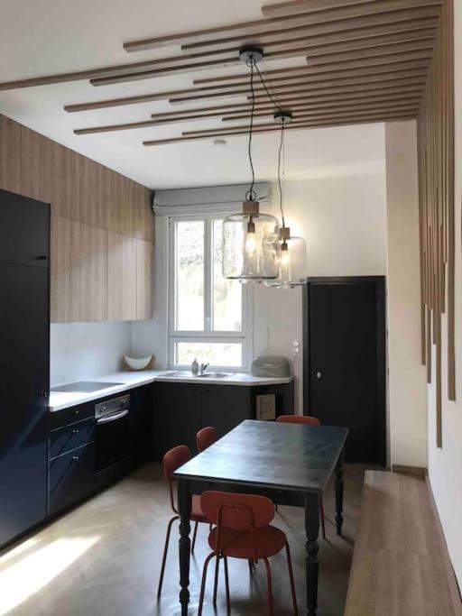 Grand Appartement En Maison De Ville Valréas Kültér fotó