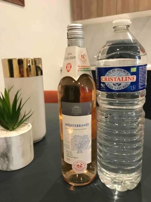 Grand Appartement En Maison De Ville Valréas Kültér fotó