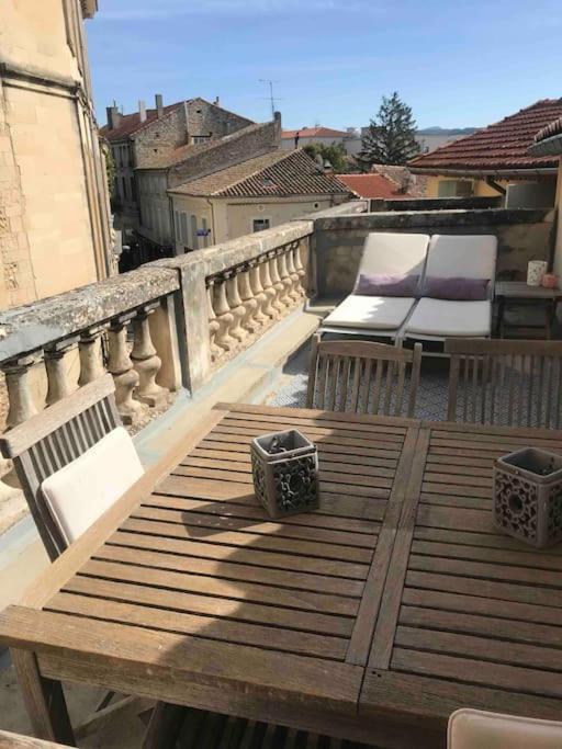 Grand Appartement En Maison De Ville Valréas Kültér fotó